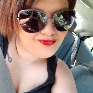 Meet your Posher, Abbey